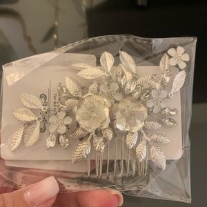 White Floral hair piece